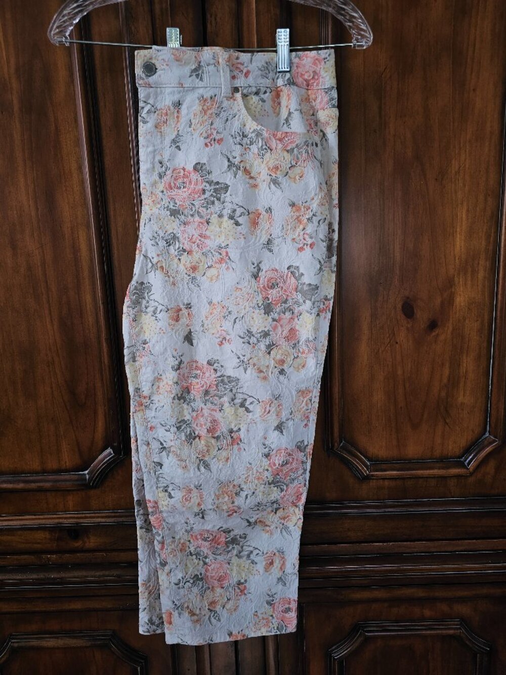 Floral crop pants